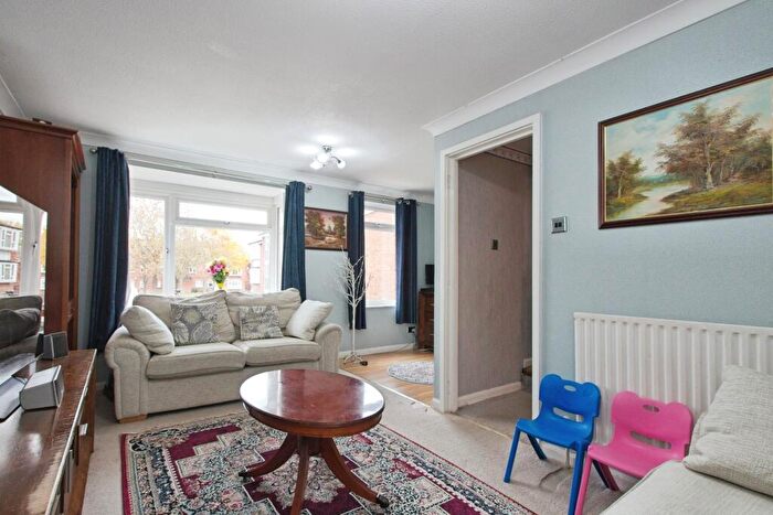 4 Bedroom Terraced House For Sale In Howden Close, London, SE28