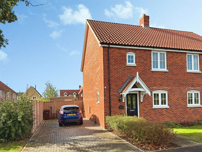 3 Bedroom Semi-Detached House For Sale In The Street, Gillingham, Beccles, NR34