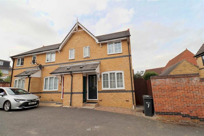 2 Bedroom End Of Terrace House To Rent In Meadow Brown Court, Braintree, CM7