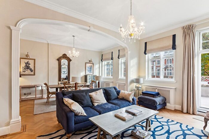 4 Bedroom Flat To Rent In Stafford Court, Kensington High Street, W8