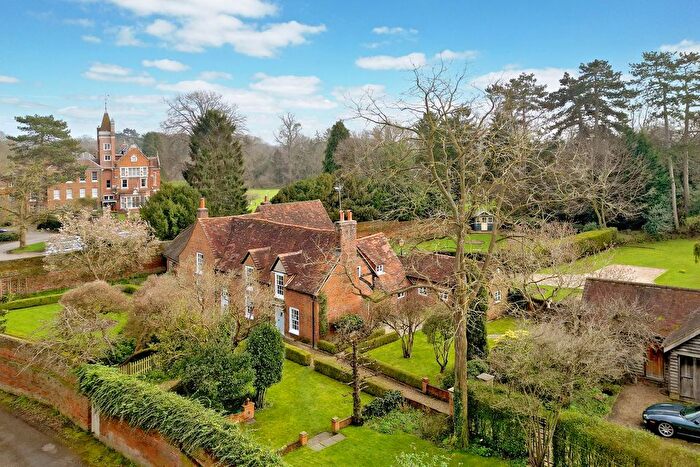 3 Bedroom Semi Detached House For Sale In Britwell Gardens, Burnham, SL1