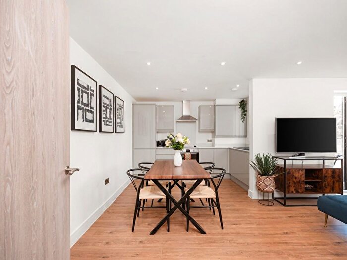 3 Bedroom Flat For Sale In Stillhouse Lane, Bedminster, BS3