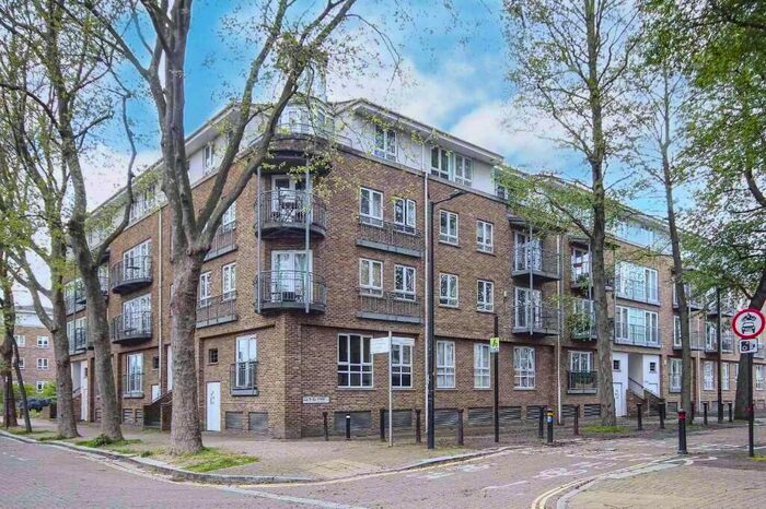 3 Bedroom Apartment To Rent In Rope Street, London, SE16