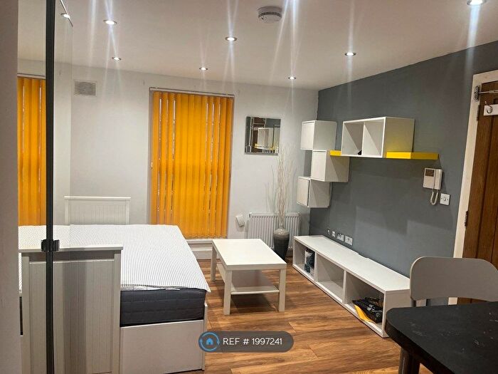 Studio To Rent In Chatham Street, Reading, RG1