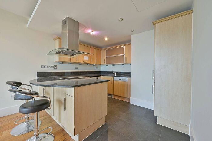 2 Bedroom Flat To Rent In Brewhouse Lane, Putney, London, SW15