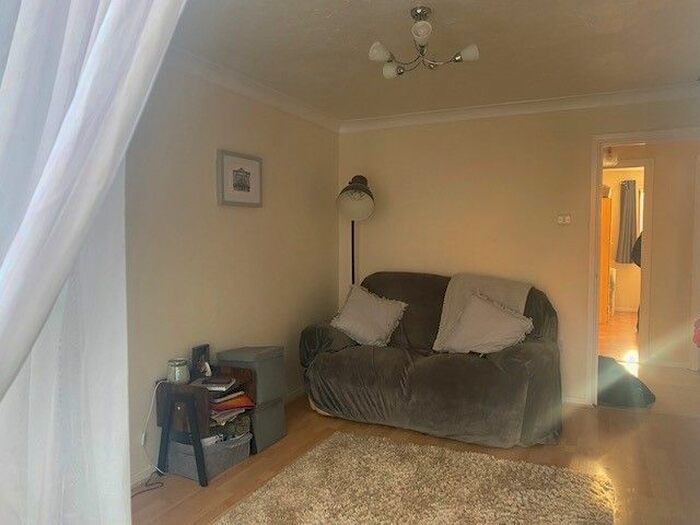 2 Bedroom Flat To Rent In Abbotts Road, Sutton, SM3