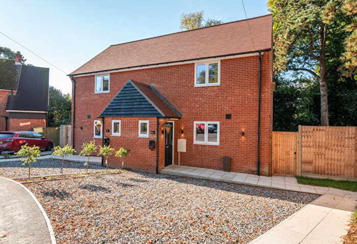 3 Bedroom Semi-Detached House For Sale In Sloane Park, Southampton, Hampshire, SO32
