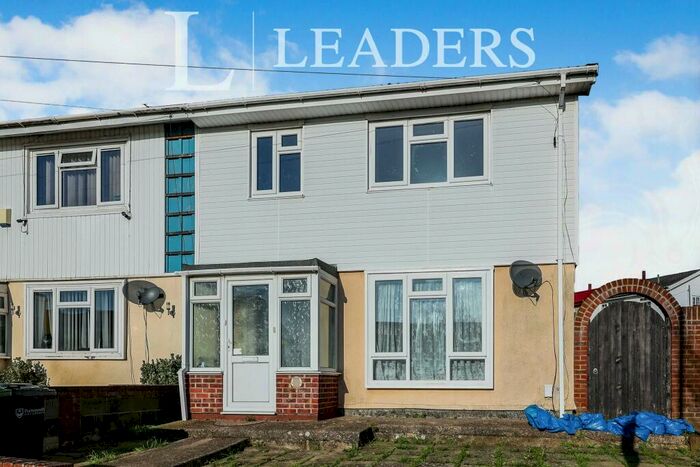 3 Bedroom Semi-Detached House To Rent In Colesbourne Road, PO6