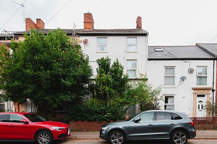 5 Bedroom Terraced House For Sale In Middleton Road, Banbury, OX16