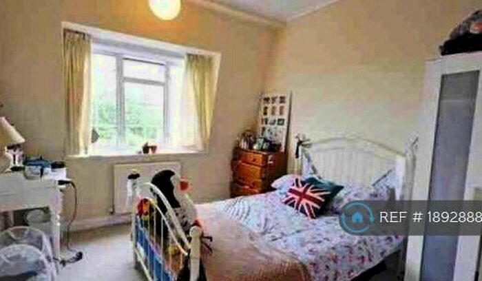 3 Bedroom Maisonette To Rent In Carmichael Court, Barnes, SW13