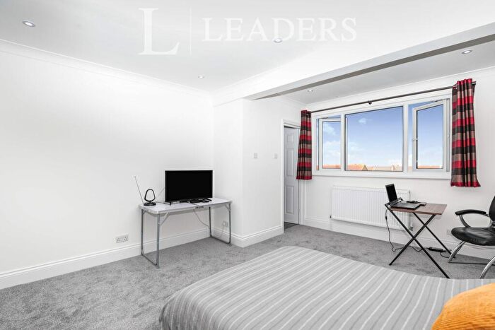 2 Bedroom Apartment To Rent In Clarendon Road, Southsea, PO4