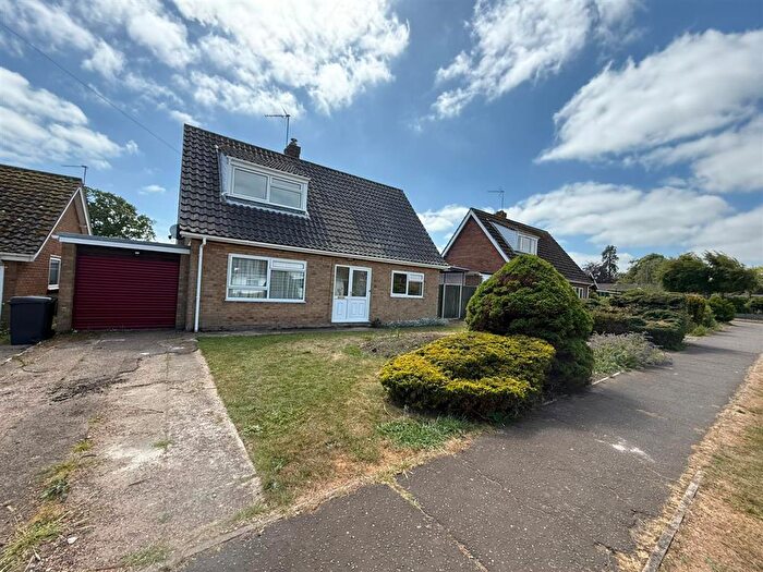 3 Bedroom Chalet To Rent In Cathedral Drive, North Elmham, Dereham, NR20
