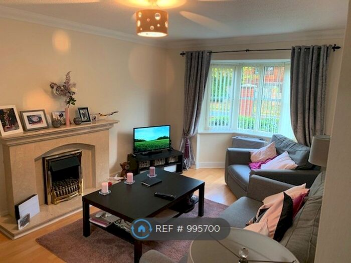 2 Bedroom Flat To Rent In Hazeldean Court, Wilmslow SK9