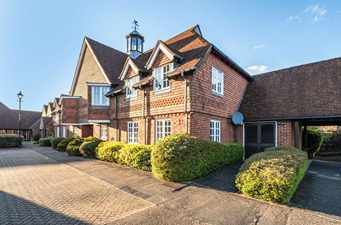 2 Bedroom Flat For Sale In Haydens Mews, Tonbridge, TN9