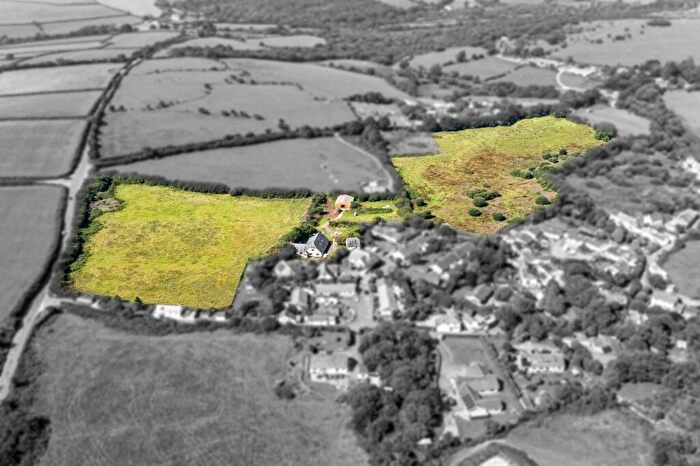 6 Bedroom Detached House For Sale In The Brake, Common Moor, PL14