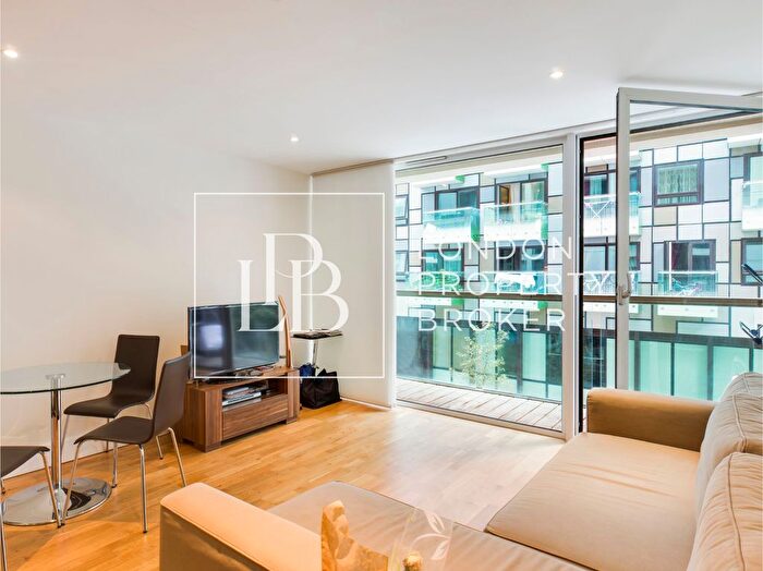 1 Bedroom Flat To Rent In Cobalt Point, Millharbour, E14