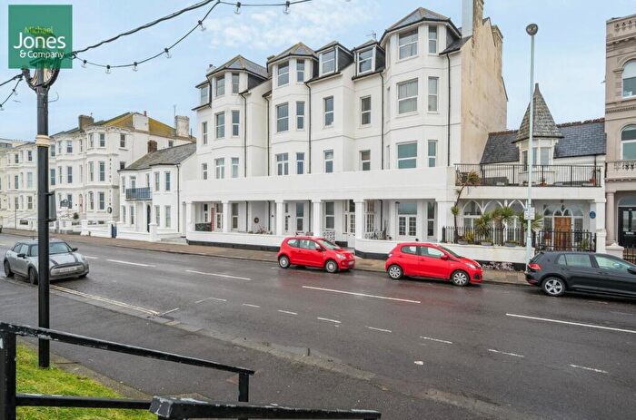 2 Bedroom Flat To Rent In Marine Parade, Worthing, West Sussex, BN11