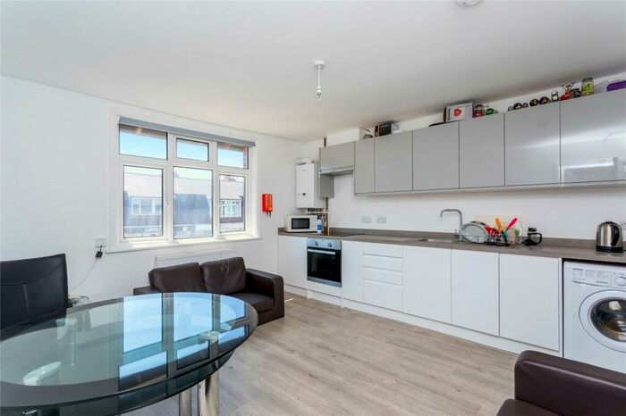 House Of Multiple Occupation To Rent In Hollingbury Place, Brighton, East Sussex, BN1