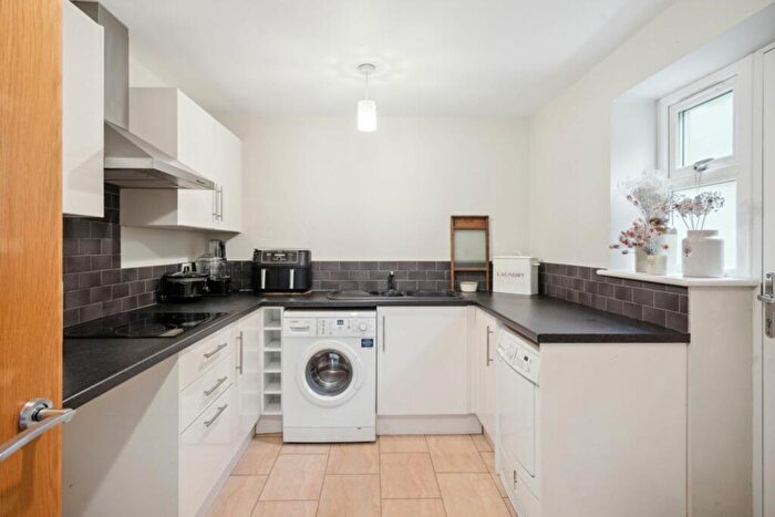 6 Bedroom Detached House For Sale In Lower Road, Stoke Mandeville, HP22