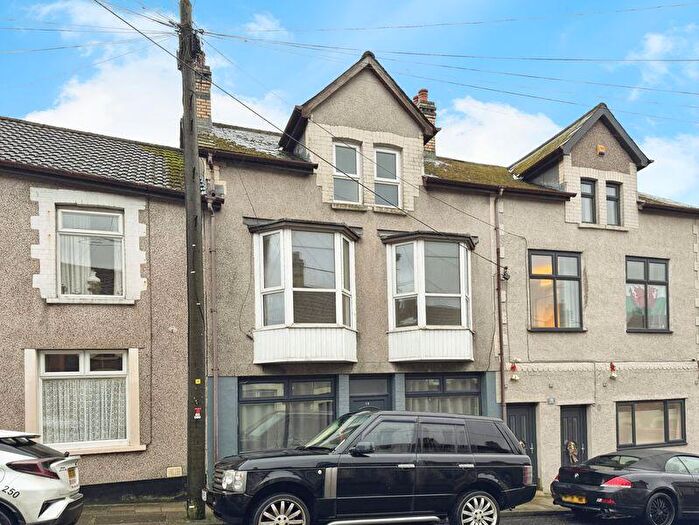 5 Bedroom Terraced House To Rent In Very Large Fully Refurbished / Bed House. Fair View, Blackwood, NP12