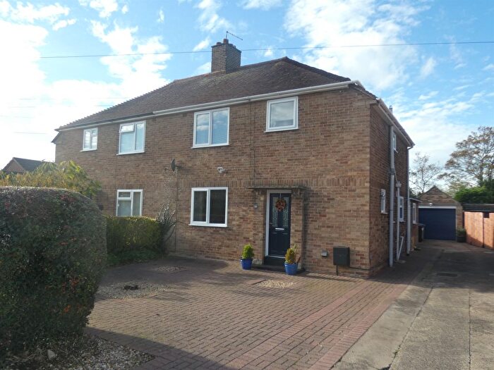 3 Bedroom Semi Detached House For Sale In Ancaster Road, Bourne, PE10