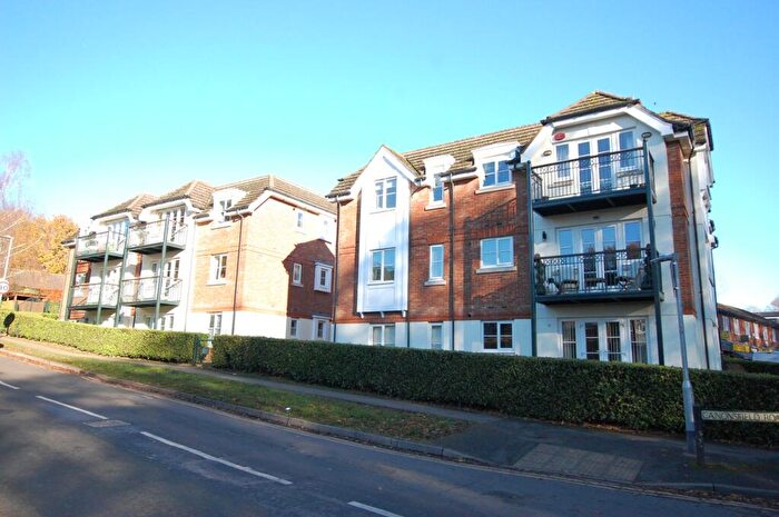 2 Bedroom Apartment To Rent In Oaklands Court, Welwyn, AL6