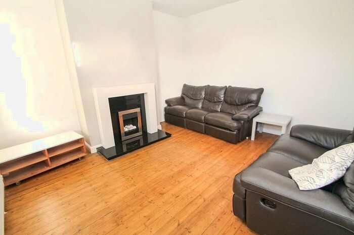 2 Bedroom Terraced House To Rent In Quarry Street, Woodhouse, LS6
