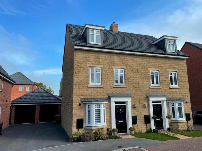 4 Bedroom Semi-Detached House To Rent In Montagu Close, Wetherby, LS22
