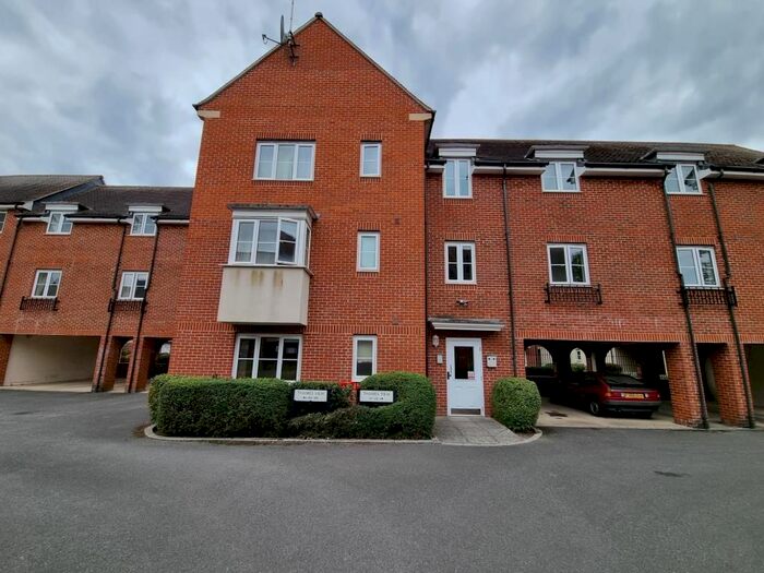 2 Bedroom Flat To Rent In Thames View, Abingdon, OX14