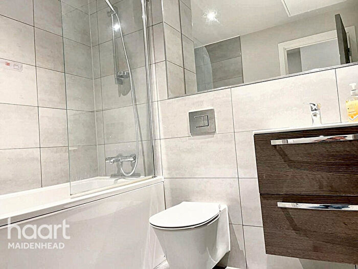 1 Bedroom Apartment For Sale In Wokingham Road, Bracknell, RG42