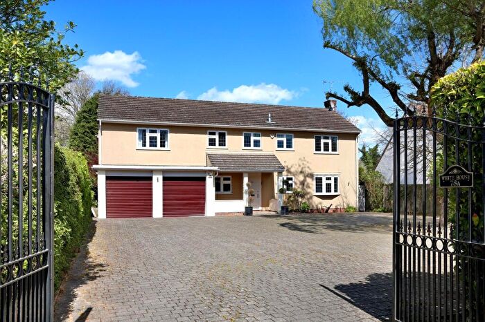 5 Bedroom Detached House To Rent In Gregories Road, Beaconsfield, HP9