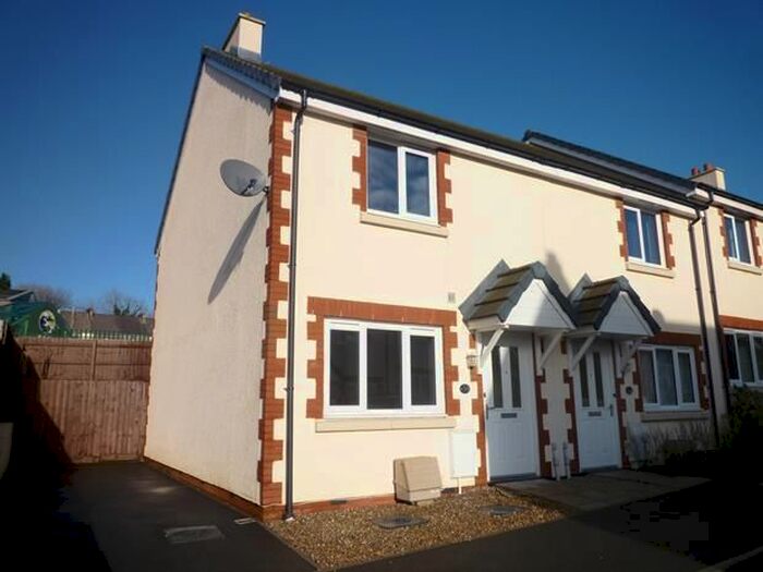 2 Bedroom End Of Terrace House To Rent In Old Market Place, Holsworthy, EX22