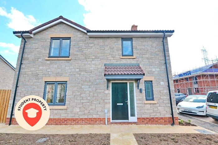 4 Bedroom End Terrace House To Rent In Shrub Leaze, Stoke Gifford, Bristol, South Gloucestershire, BS34