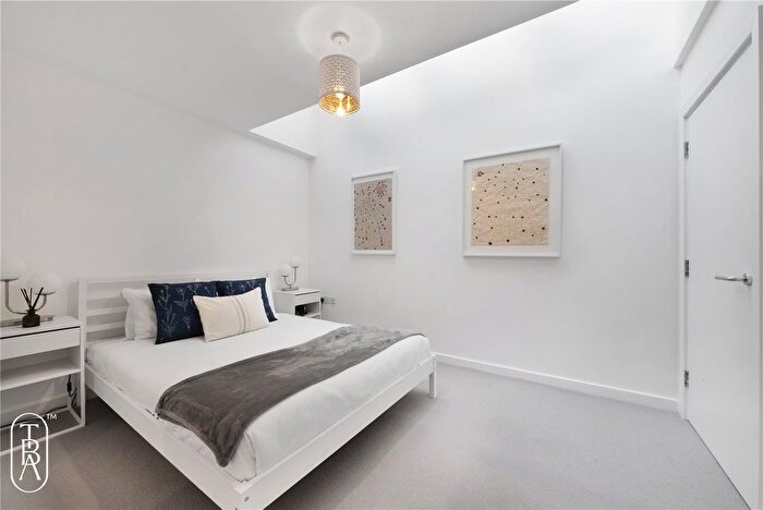 2 Bedroom Detached House For Sale In Boundary Street, London, E2