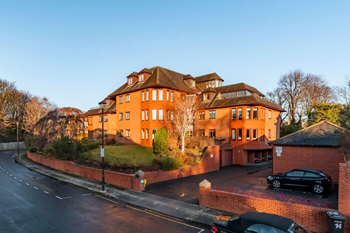 2 Bedroom Flat For Sale In / Wester Coates Gardens, Edinburgh, EH12