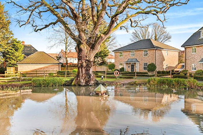 5 Bedroom Detached House For Sale In Oaklands Close, Dunmow, Essex, CM6