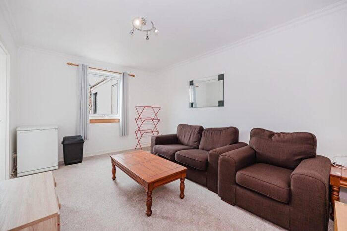 1 Bedroom Flat To Rent In L Abbey Lane, Edinburgh, EH8