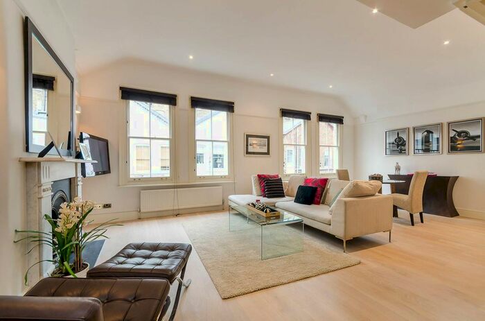 3 Bedroom Flat To Rent In Astwood Mews, South Kensington, London, SW7