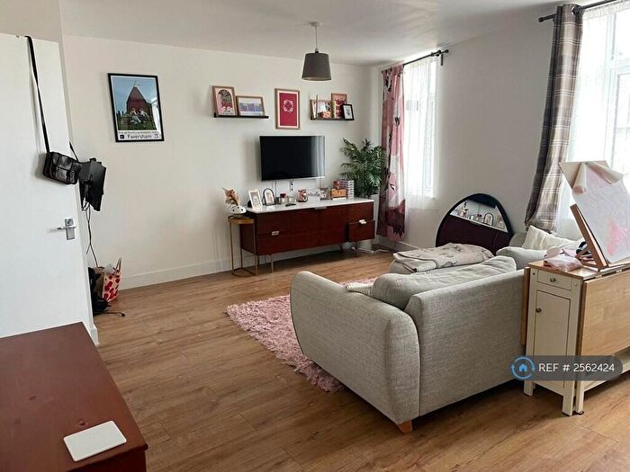 1 Bedroom Flat To Rent In Station Road, Rainham, Gillingham, ME8