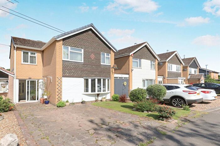 4 Bedroom Link Detached House For Sale In Greenhill Lane, Wheaton Aston, Stafford, ST19