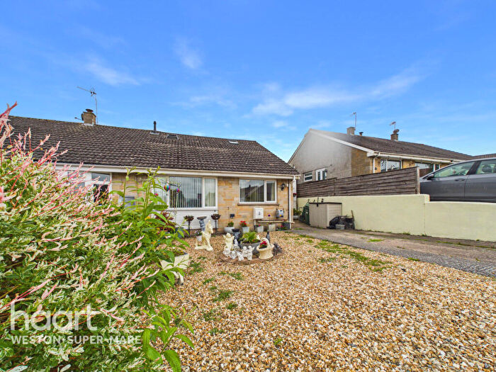3 Bedroom Bungalow For Sale In Wolvershill Park, Banwell, BS29