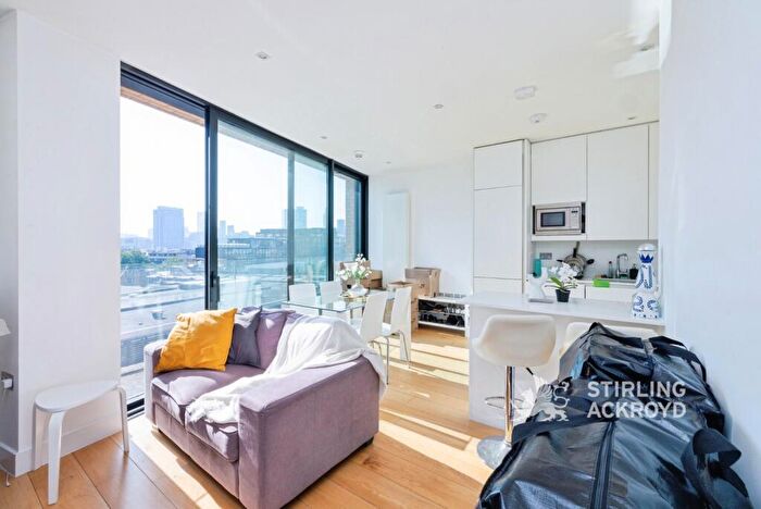 2 Bedroom Apartment To Rent In Plumbers Row, Aldgate, London, E1