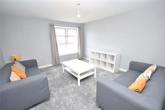 2 Bedroom Flat To Rent In Holland Street, Second Floor Left, City Centre, Aberdeen, AB25