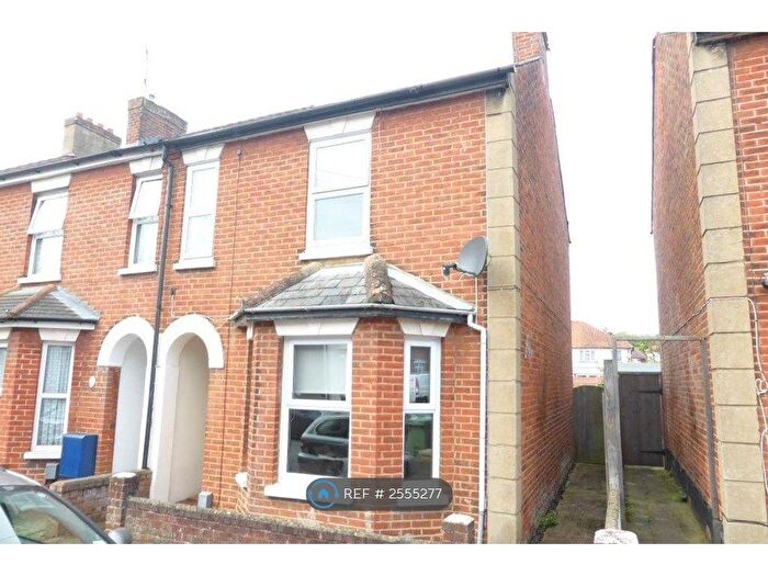 3 Bedroom Semi-Detached House To Rent In Coleman Road, Aldershot, GU12