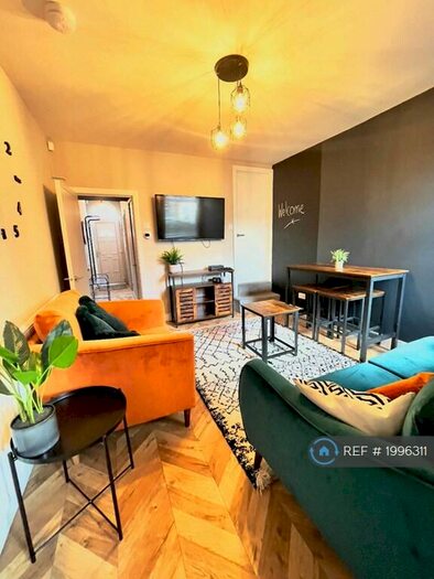 3 Bedroom Terraced House To Rent In Guildford Street, Stoke-On-Trent, ST4