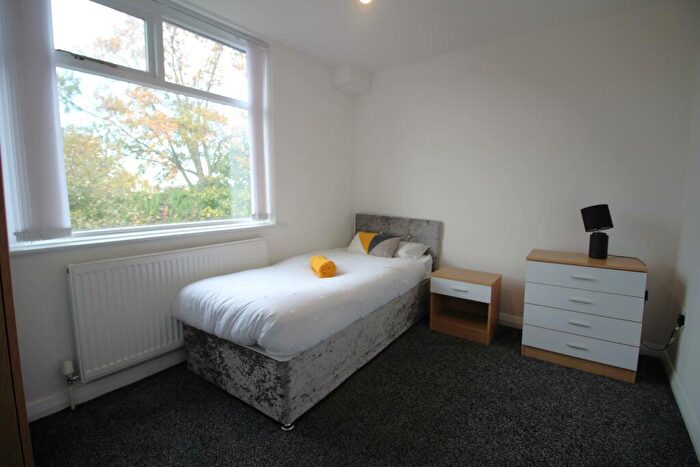 1 Bedroom House Of Multiple Occupation To Rent In Broadway, Chadderton, OL9