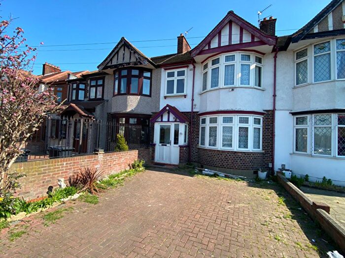 4 Bedroom Terraced House To Rent In Barley Lane, Chadwell Heath, Romford, IG3