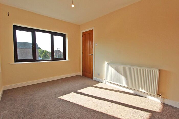 2 Bedroom End Of Terrace House To Rent In Thealby Gardens, Bessacarr, Doncaster, DN4