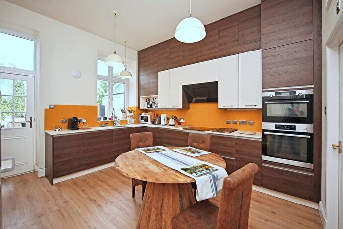 4 Bedroom Character Property For Sale In Tredington Park, Hatton Park, Warwick, CV35