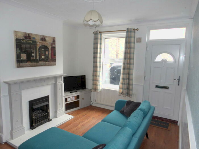 2 Bedroom Terraced House To Rent In Westfield Street | Student House | /, LN1
